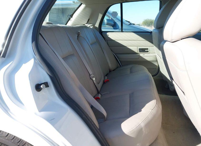 Photo 8 of 2011 Ford Crown VICTORIA LX (VIN 2FABP7EV4BX175296)