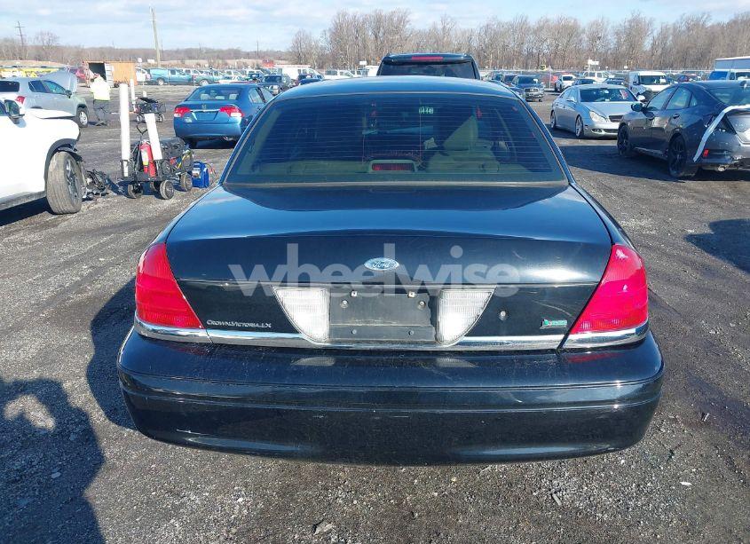 Photo 17 of 2011 Ford Crown VICTORIA LX (VIN 2FABP7EV5BX146745)