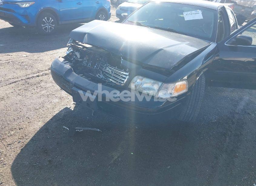 Photo 6 of 2011 Ford Crown VICTORIA LX (VIN 2FABP7EV5BX146745)