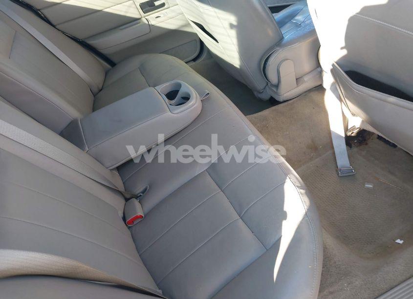 Photo 8 of 2011 Ford Crown VICTORIA LX (VIN 2FABP7EV5BX146745)