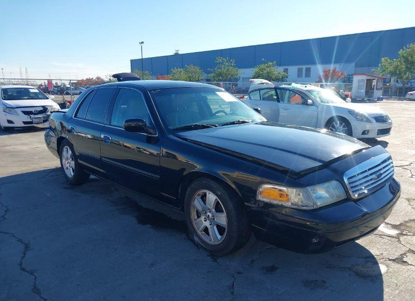 2011 Ford Crown VICTORIA LX (VIN 2FABP7EV7BX174448) main photo