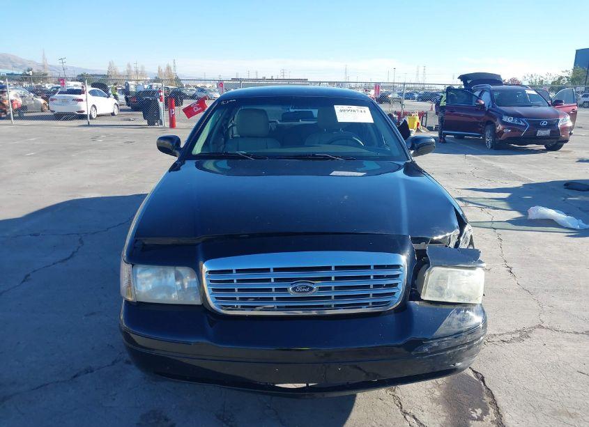 Photo 12 of 2011 Ford Crown VICTORIA LX (VIN 2FABP7EV7BX174448)