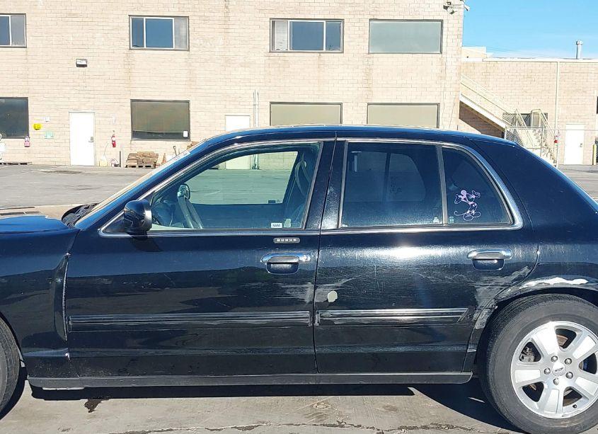 Photo 14 of 2011 Ford Crown VICTORIA LX (VIN 2FABP7EV7BX174448)