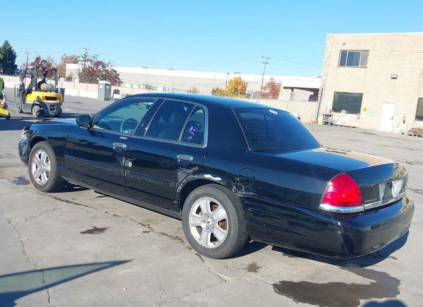 Photo 3 of 2011 Ford Crown VICTORIA LX (VIN 2FABP7EV7BX174448)