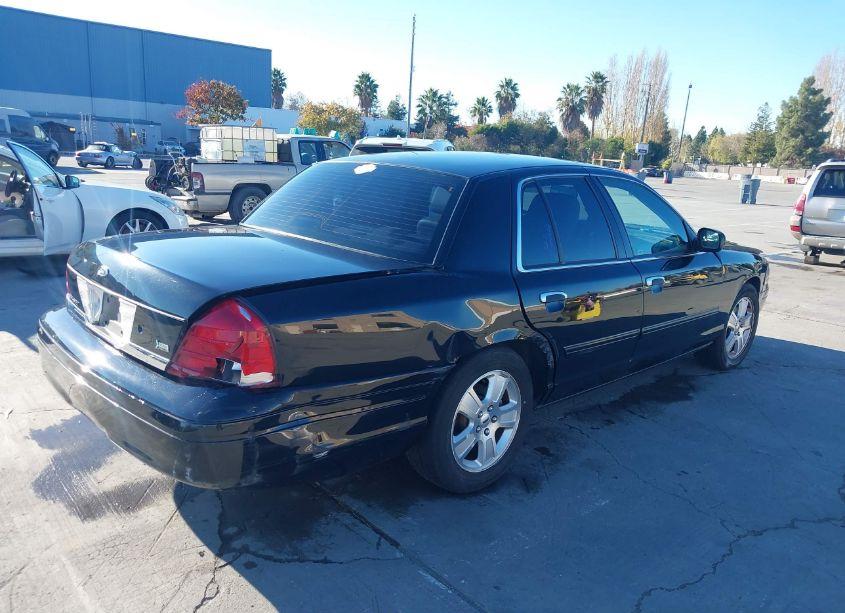 Photo 4 of 2011 Ford Crown VICTORIA LX (VIN 2FABP7EV7BX174448)
