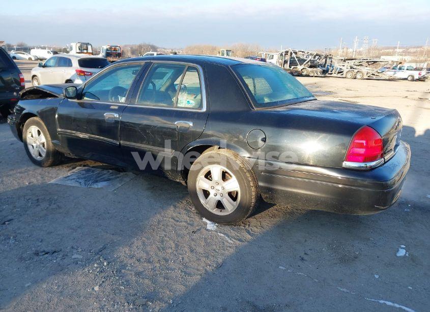 Photo 3 of 2010 Ford Crown VICTORIA LX (VIN 2FABP7EVXAX140177)