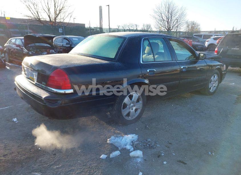 Photo 4 of 2010 Ford Crown VICTORIA LX (VIN 2FABP7EVXAX140177)