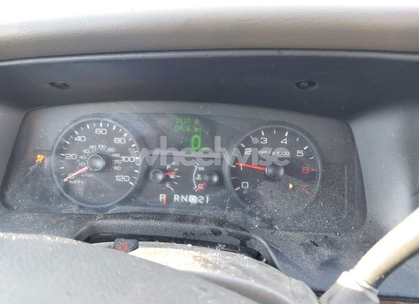 Photo 7 of 2010 Ford Crown VICTORIA LX (VIN 2FABP7EVXAX140177)