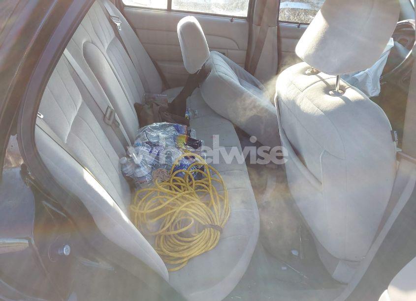 Photo 8 of 2010 Ford Crown VICTORIA LX (VIN 2FABP7EVXAX140177)