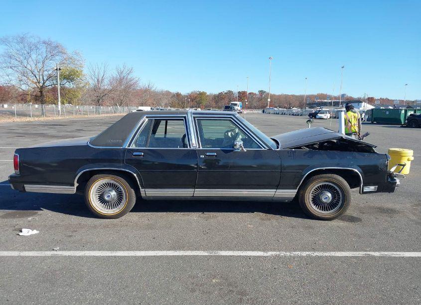 Photo 13 of 1990 Ford Crown VICTORIA LX (VIN 2FACP74FXLX132159)