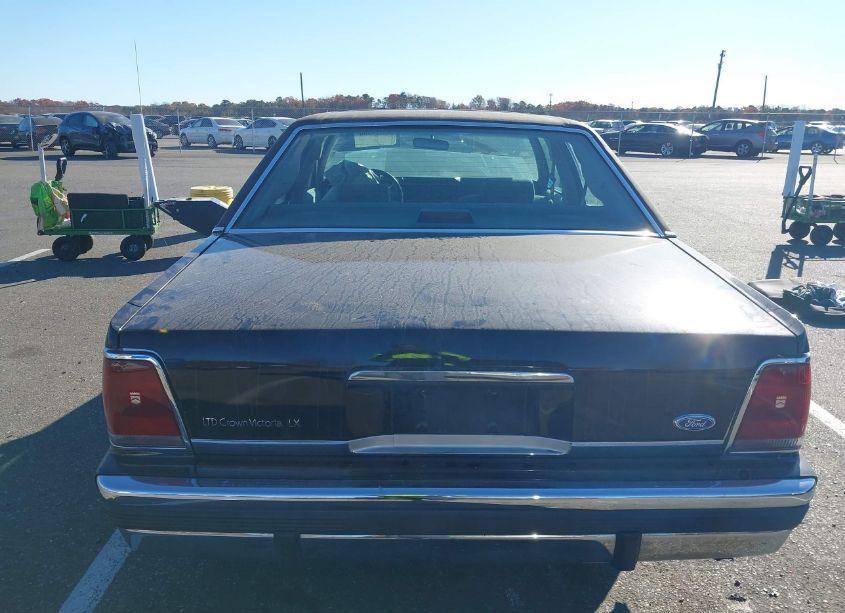 Photo 16 of 1990 Ford Crown VICTORIA LX (VIN 2FACP74FXLX132159)