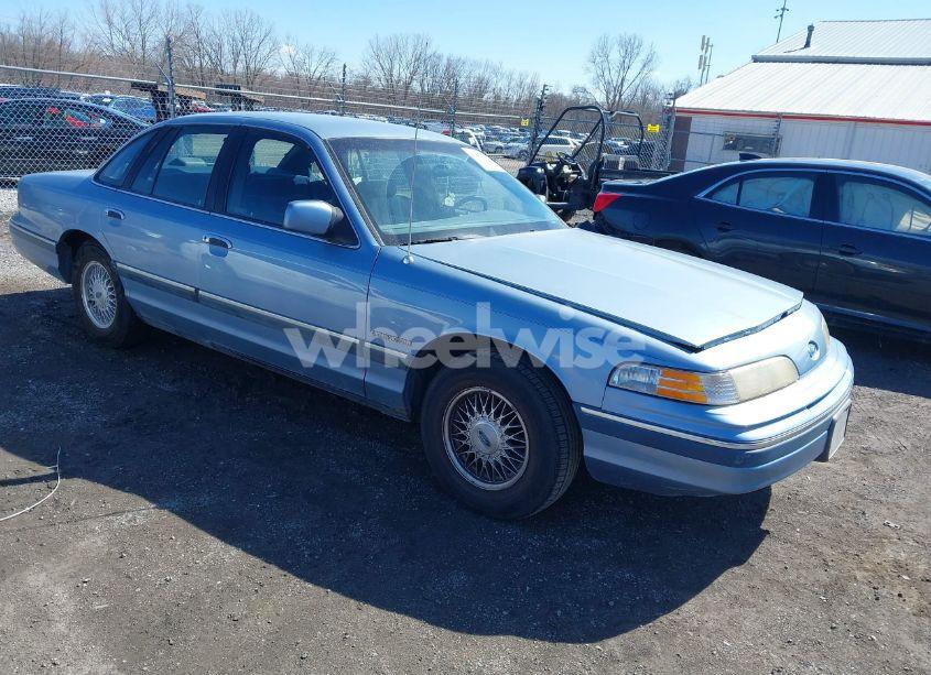 1992 Ford Crown VICTORIA LX (VIN 2FACP74W0NX123893) main photo