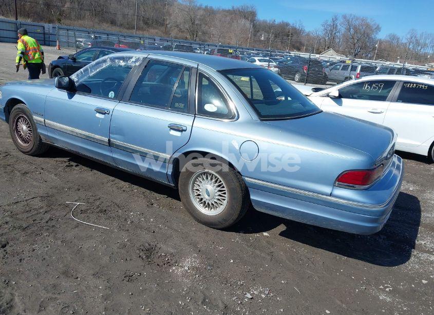 Photo 3 of 1992 Ford Crown VICTORIA LX (VIN 2FACP74W0NX123893)