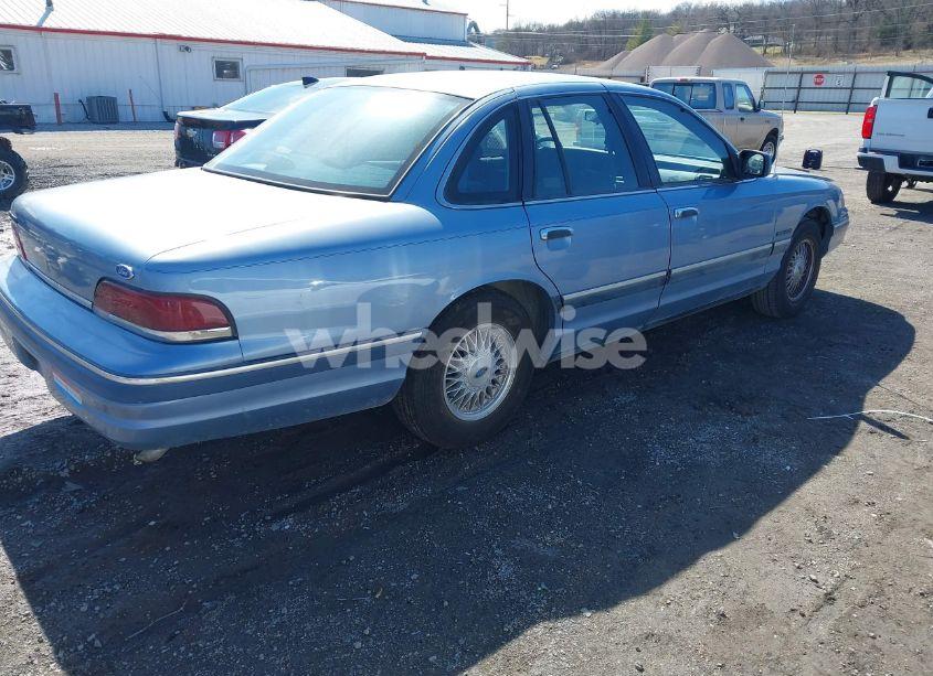 Photo 4 of 1992 Ford Crown VICTORIA LX (VIN 2FACP74W0NX123893)