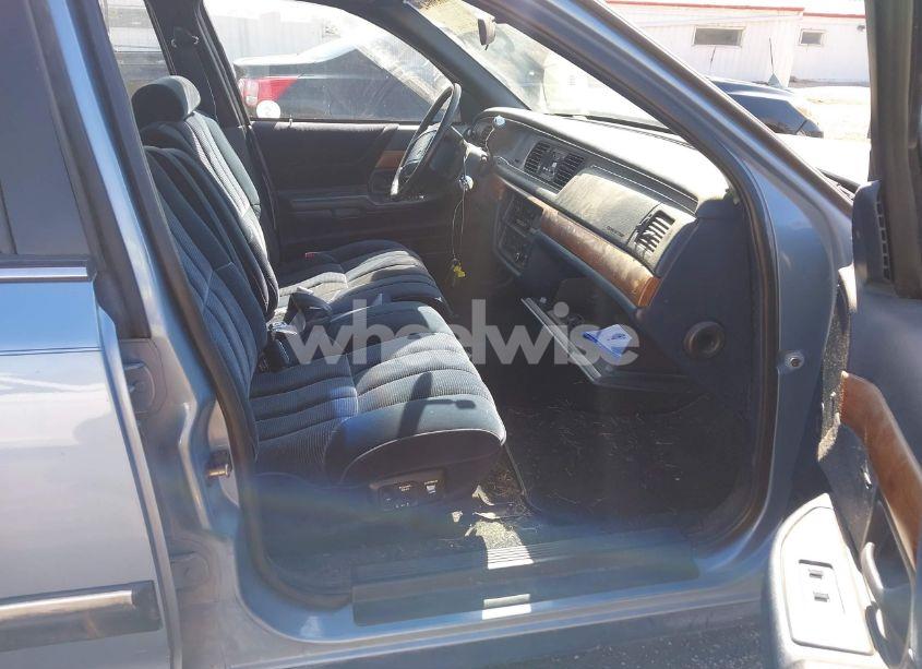 Photo 5 of 1992 Ford Crown VICTORIA LX (VIN 2FACP74W0NX123893)