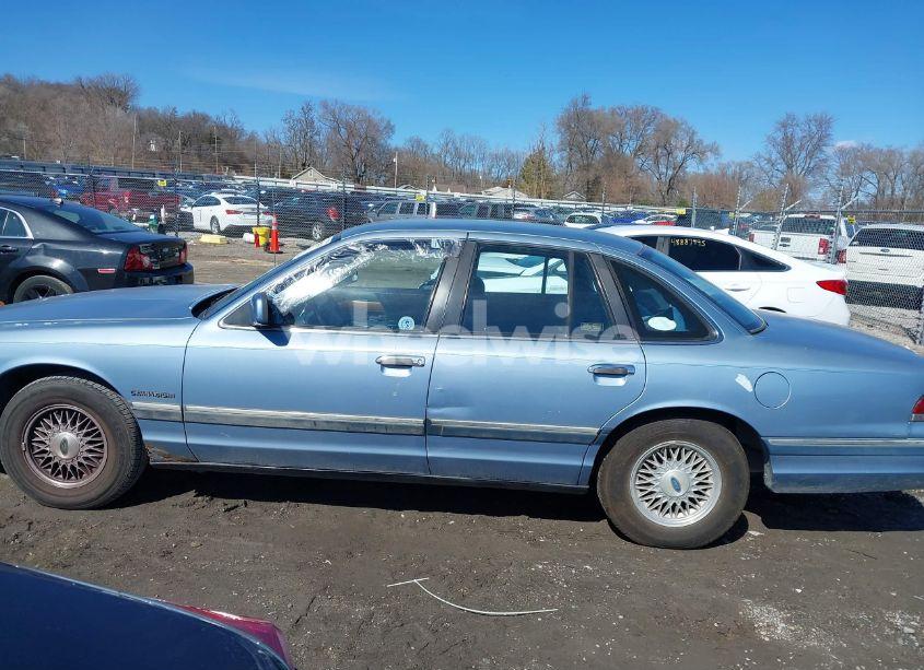 Photo 9 of 1992 Ford Crown VICTORIA LX (VIN 2FACP74W0NX123893)