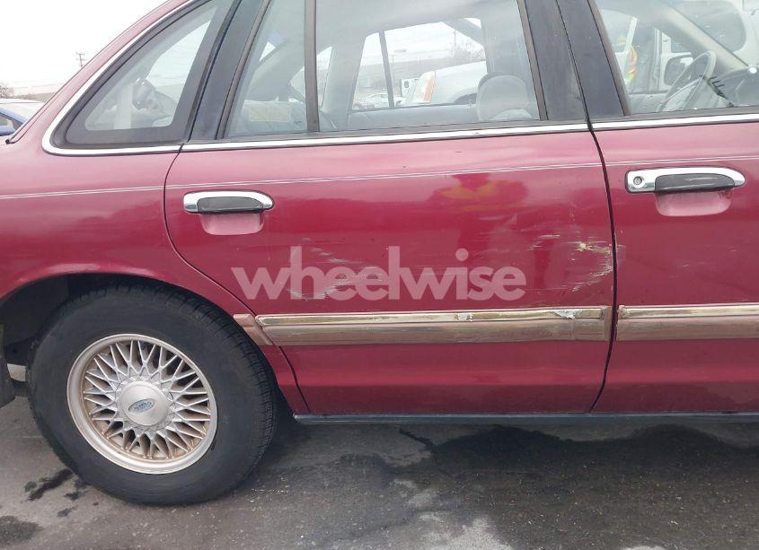 Photo 6 of 1992 Ford Crown VICTORIA LX (VIN 2FACP74W1NX154053)