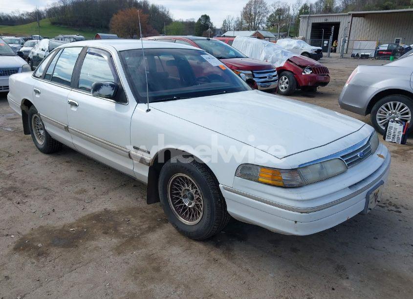 1993 Ford Crown VICTORIA LX (VIN 2FACP74W2PX101414) main photo