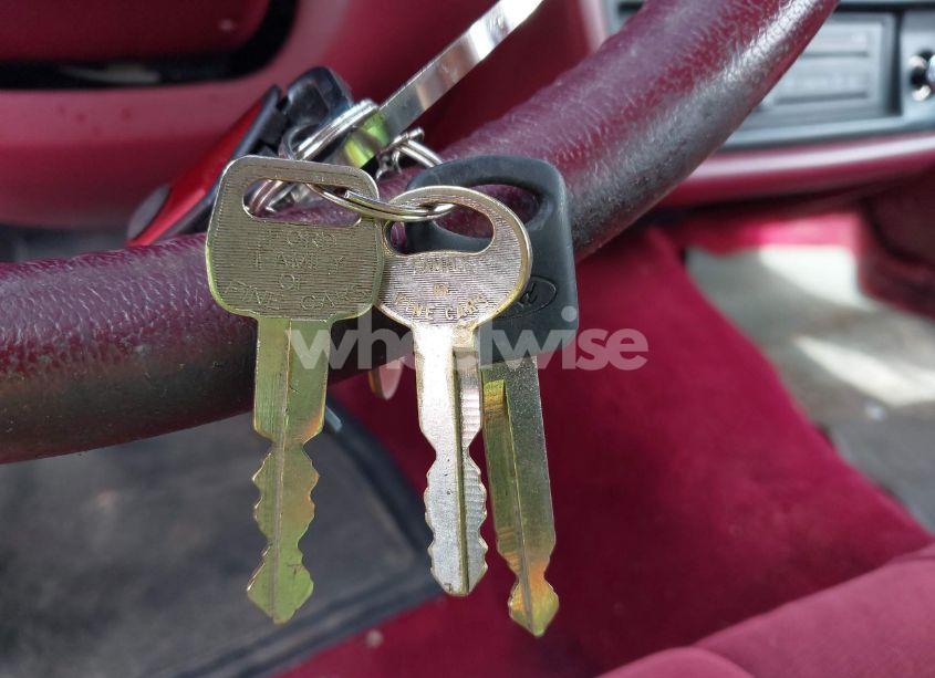 Photo 11 of 1993 Ford Crown VICTORIA LX (VIN 2FACP74W2PX101414)