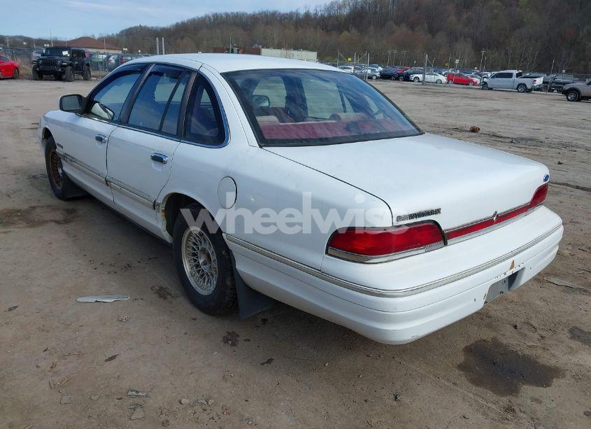 Photo 3 of 1993 Ford Crown VICTORIA LX (VIN 2FACP74W2PX101414)