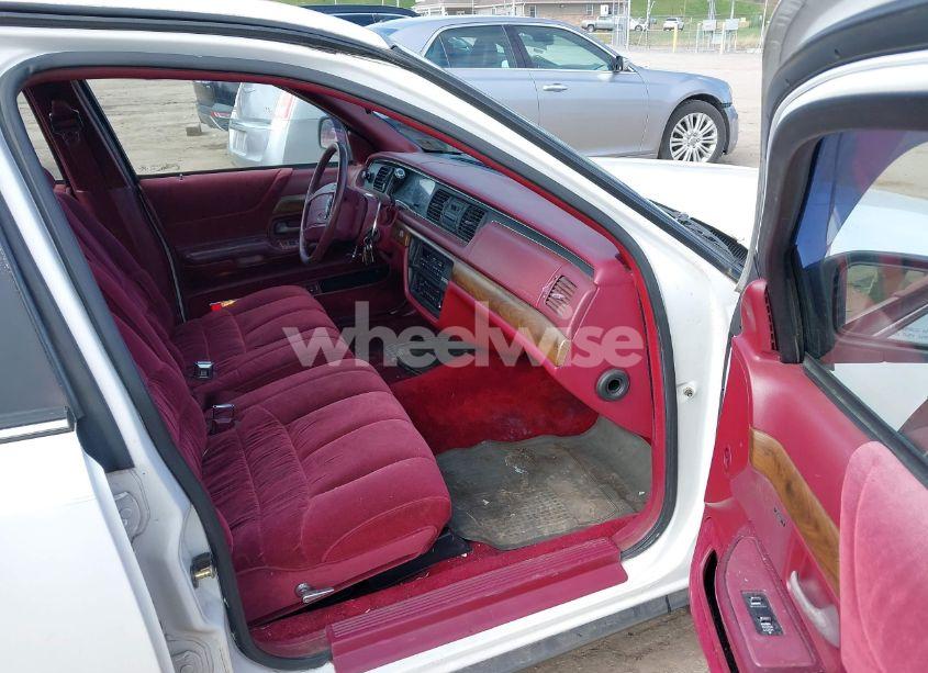Photo 5 of 1993 Ford Crown VICTORIA LX (VIN 2FACP74W2PX101414)