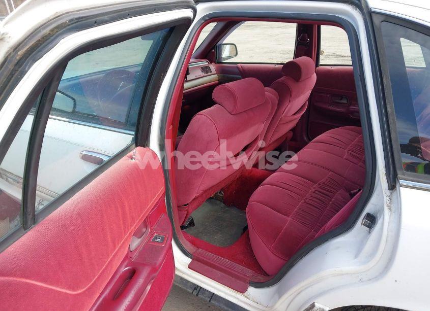 Photo 8 of 1993 Ford Crown VICTORIA LX (VIN 2FACP74W2PX101414)