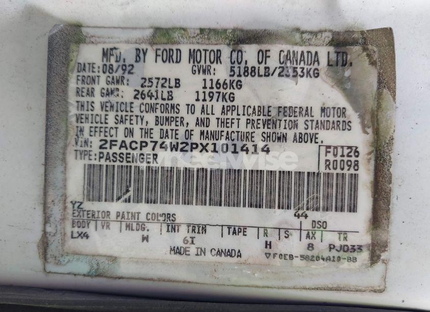 Photo 9 of 1993 Ford Crown VICTORIA LX (VIN 2FACP74W2PX101414)