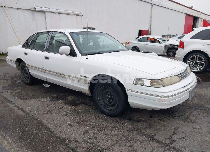 1993 Ford Crown VICTORIA LX (VIN 2FACP74W2PX121792) main photo