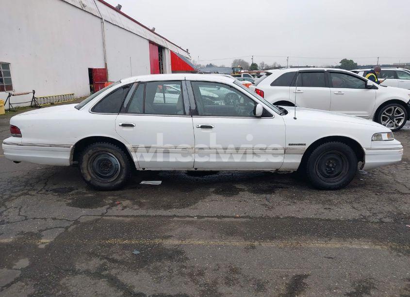 Photo 13 of 1993 Ford Crown VICTORIA LX (VIN 2FACP74W2PX121792)