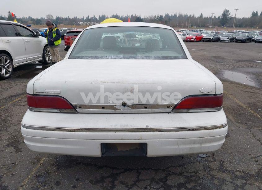Photo 16 of 1993 Ford Crown VICTORIA LX (VIN 2FACP74W2PX121792)