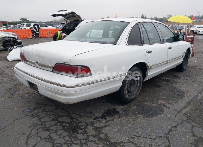 Photo 4 of 1993 Ford Crown VICTORIA LX (VIN 2FACP74W2PX121792)