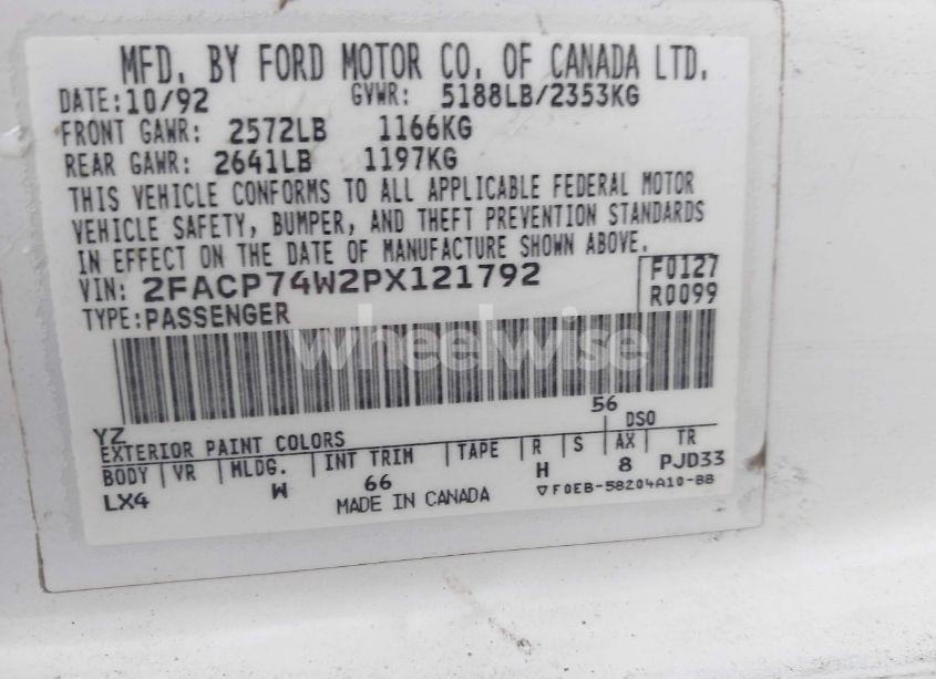 Photo 9 of 1993 Ford Crown VICTORIA LX (VIN 2FACP74W2PX121792)