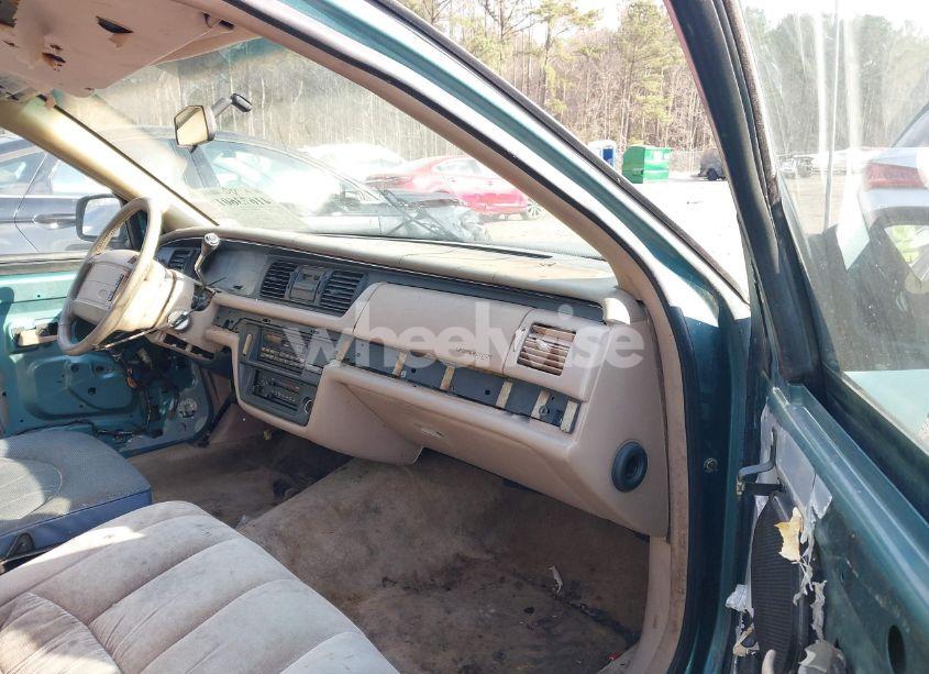 Photo 5 of 1993 Ford Crown VICTORIA LX (VIN 2FACP74W6PX112450)