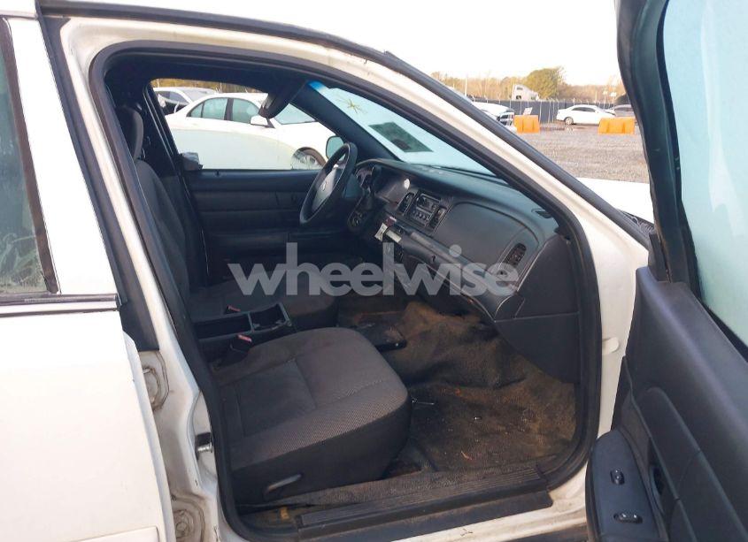 Photo 5 of 2008 Ford Crown VICTORIA POLICE/POLICE INTERCEPTOR (VIN 2FAFP71VX8X128497)