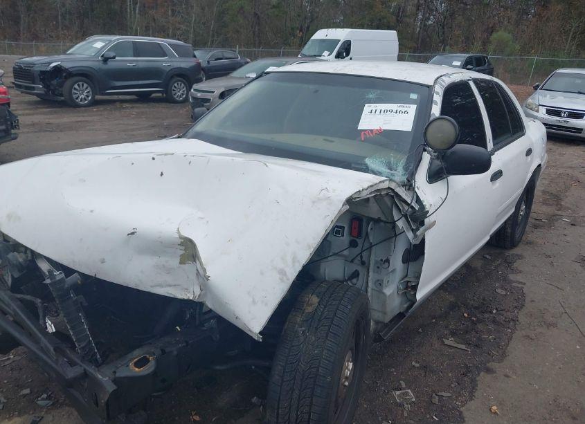 Photo 2 of 2007 Ford Crown VICTORIA POLICE/POLICE INTERCEPTOR (VIN 2FAFP71W07X114759)