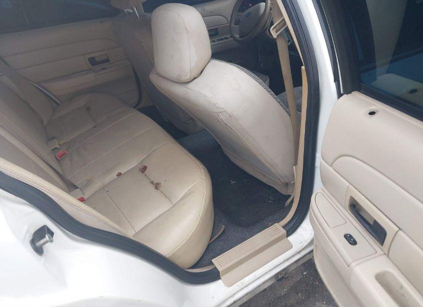 Photo 8 of 2007 Ford Crown VICTORIA POLICE/POLICE INTERCEPTOR (VIN 2FAFP71W07X114759)