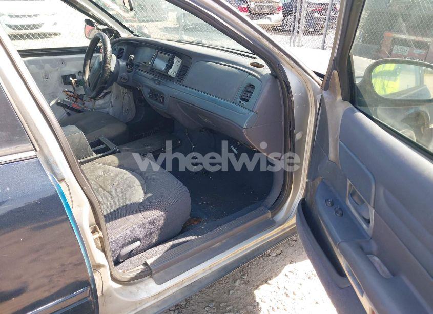 Photo 5 of 1999 Ford Crown VICTORIA POLICE INTERCEPTOR (VIN 2FAFP71W0XX183970)