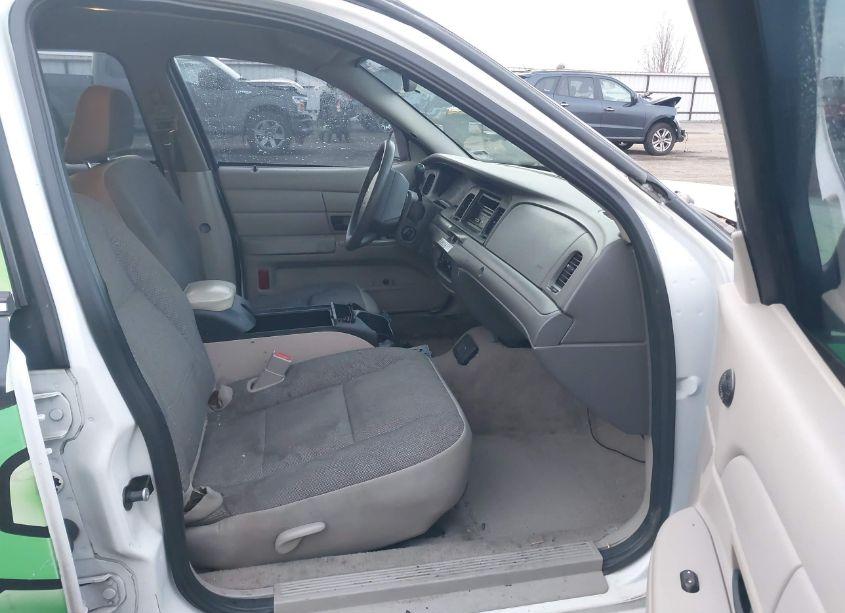 Photo 5 of 2006 Ford Crown VICTORIA POLICE/POLICE INTERCEPTOR (VIN 2FAFP71W16X142472)