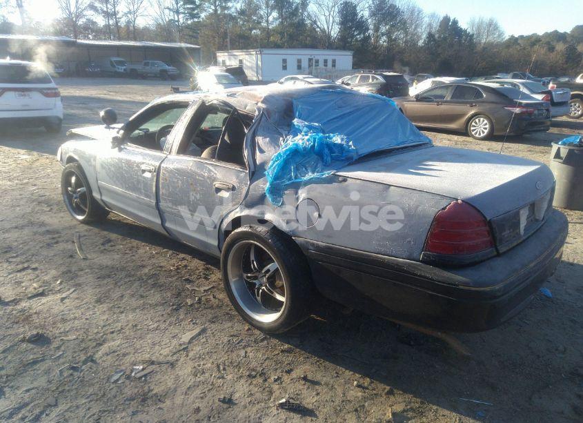 Photo 3 of 2005 Ford Crown VICTORIA POLICE (VIN 2FAFP71W25X138929)