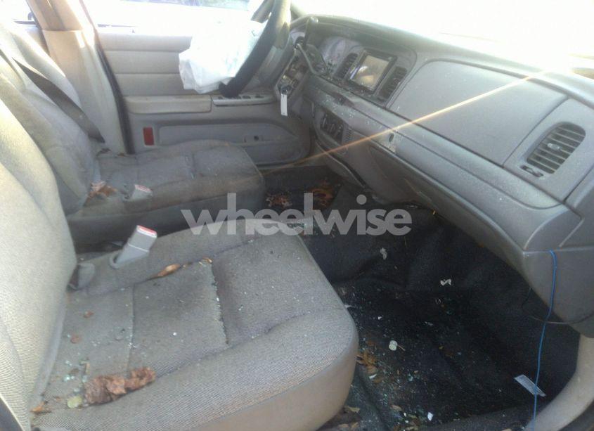 Photo 5 of 2005 Ford Crown VICTORIA POLICE (VIN 2FAFP71W25X138929)