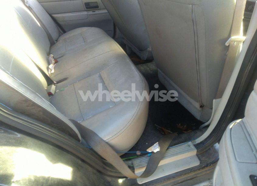 Photo 8 of 2005 Ford Crown VICTORIA POLICE (VIN 2FAFP71W25X138929)