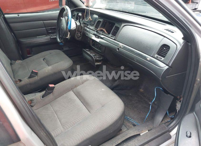 Photo 5 of 2006 Ford Crown VICTORIA POLICE/POLICE INTERCEPTOR (VIN 2FAFP71W26X163301)