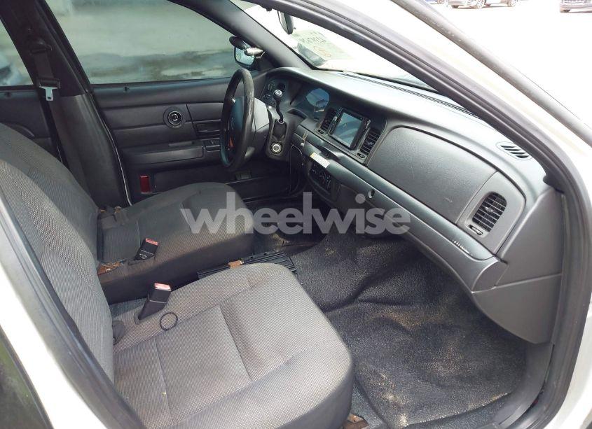 Photo 5 of 2007 Ford Crown VICTORIA POLICE/POLICE INTERCEPTOR/PURSUIT (VIN 2FAFP71W27X142773)