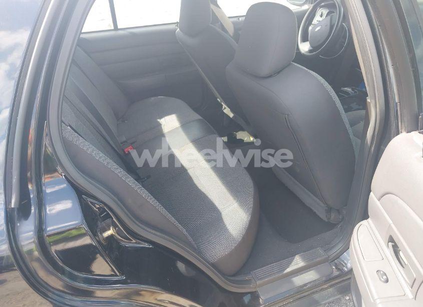 Photo 8 of 2005 Ford Crown VICTORIA POLICE (VIN 2FAFP71W45X149530)