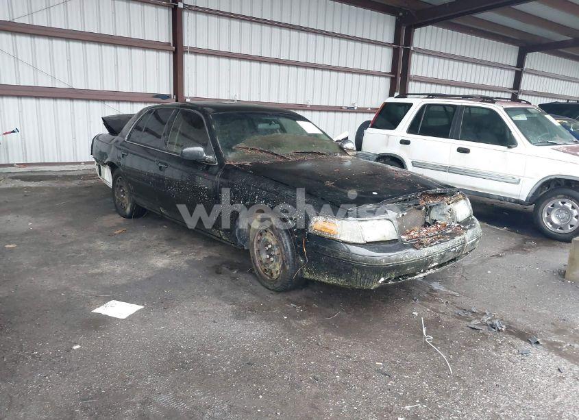 2000 Ford Crown VICTORIA POLICE INTERCEPTOR (VIN 2FAFP71W4YX199199) main photo