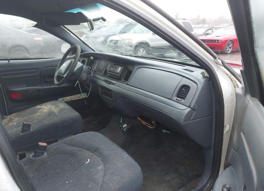 Photo 5 of 2001 Ford Crown VICTORIA POLICE INTERCEPTOR (VIN 2FAFP71W51X204142)