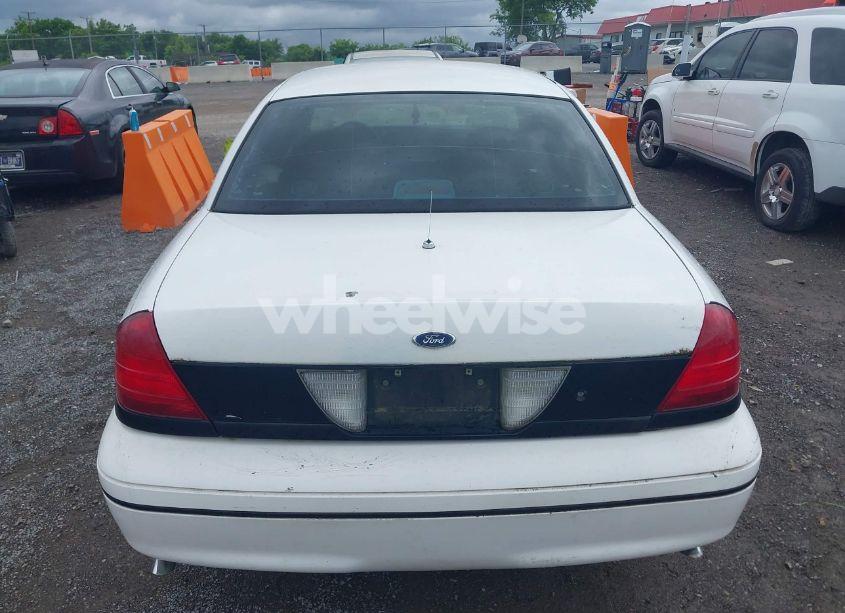 Photo 16 of 2000 Ford Crown VICTORIA POLICE INTERCEPTOR (VIN 2FAFP71W5YX204281)