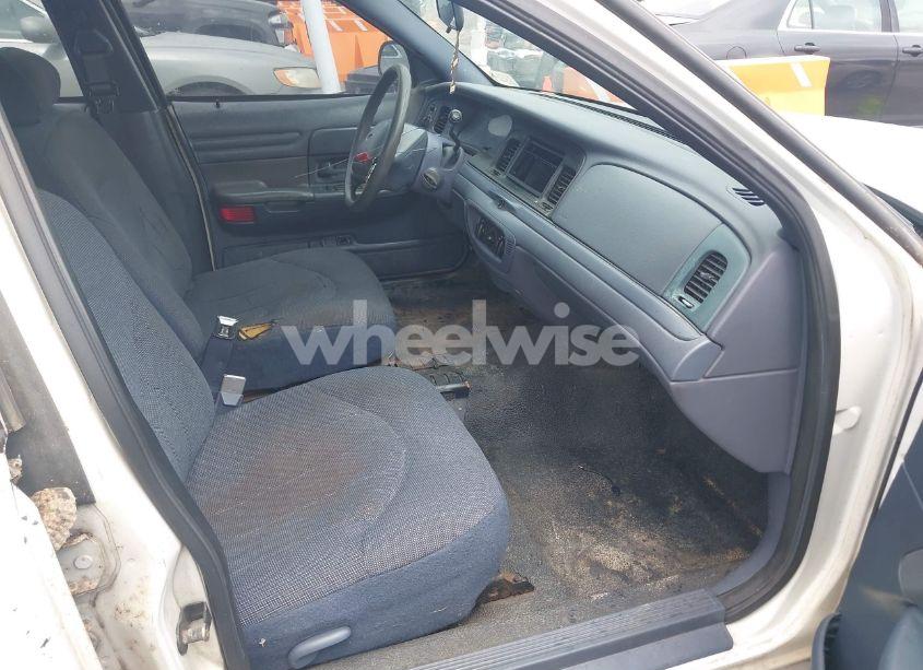 Photo 5 of 2000 Ford Crown VICTORIA POLICE INTERCEPTOR (VIN 2FAFP71W5YX204281)