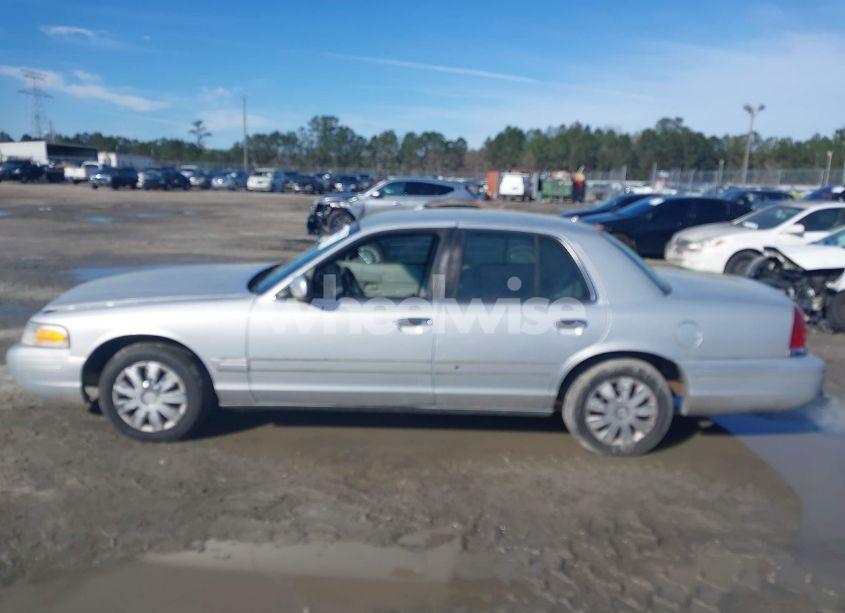 Photo 14 of 2000 Ford Crown VICTORIA POLICE INTERCEPTOR (VIN 2FAFP71W5YX205639)