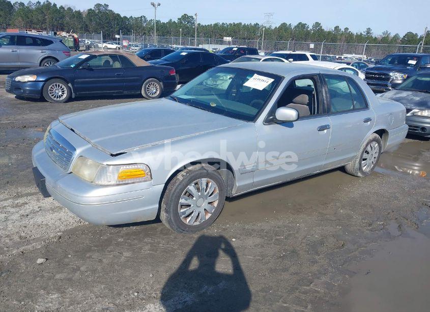 Photo 2 of 2000 Ford Crown VICTORIA POLICE INTERCEPTOR (VIN 2FAFP71W5YX205639)